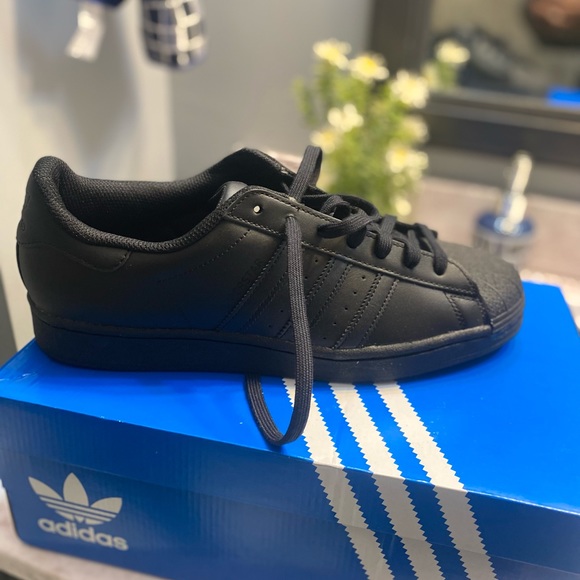 New Shoes - Picture 3 of 3